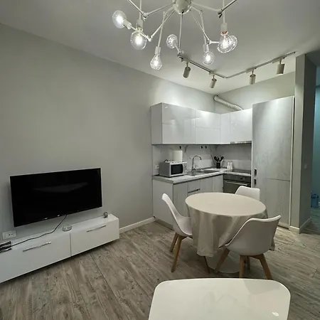 Dennys Center 2 アパート