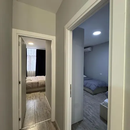 Dennys Center 2 アパート *