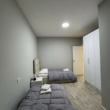 Apartamento Dennys Center 2 Tirana