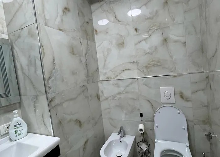 Dennys Center 2 Apartman Tirana